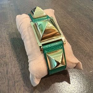 Hermes Medor Ladies Gold Hardware Green Leather Quartz White Dial Watch